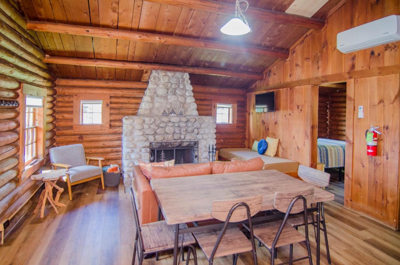 Mountain Lake Cottages Westmore Экстерьер фото