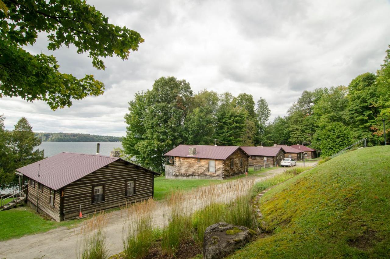 Mountain Lake Cottages Westmore Экстерьер фото