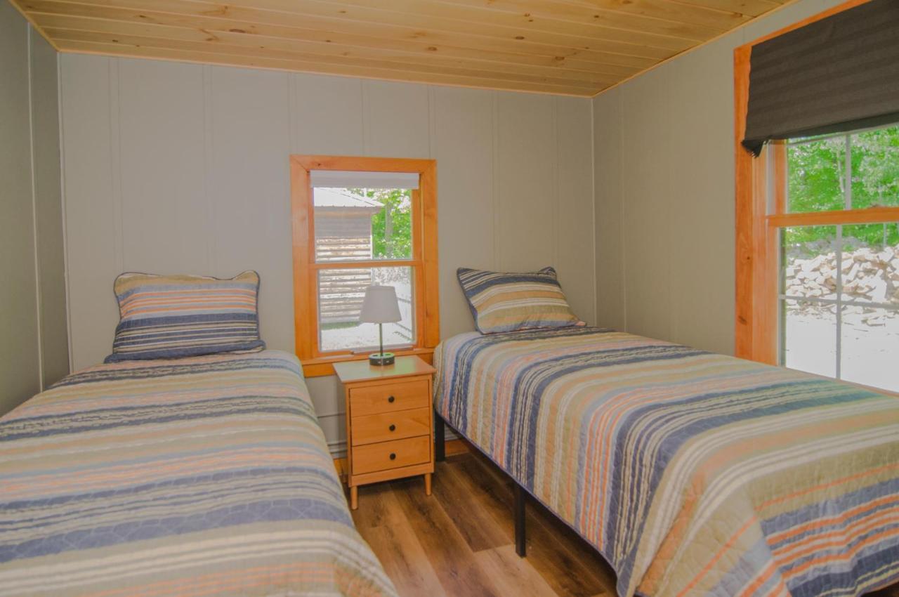 Mountain Lake Cottages Westmore Экстерьер фото